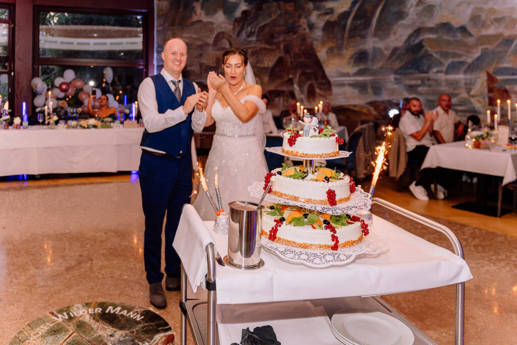 Brautpaar, Hochzeit, Hochzeitstorte