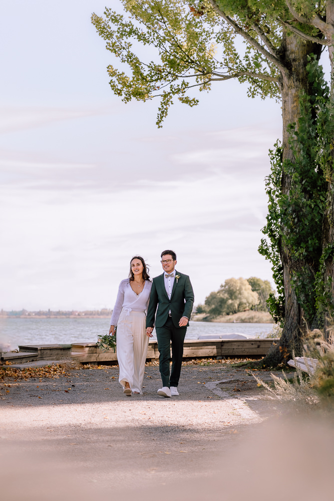 Hochzeitspaar, Insel Reichenau Brautpaarshooting, Spaziergang am Bodensee