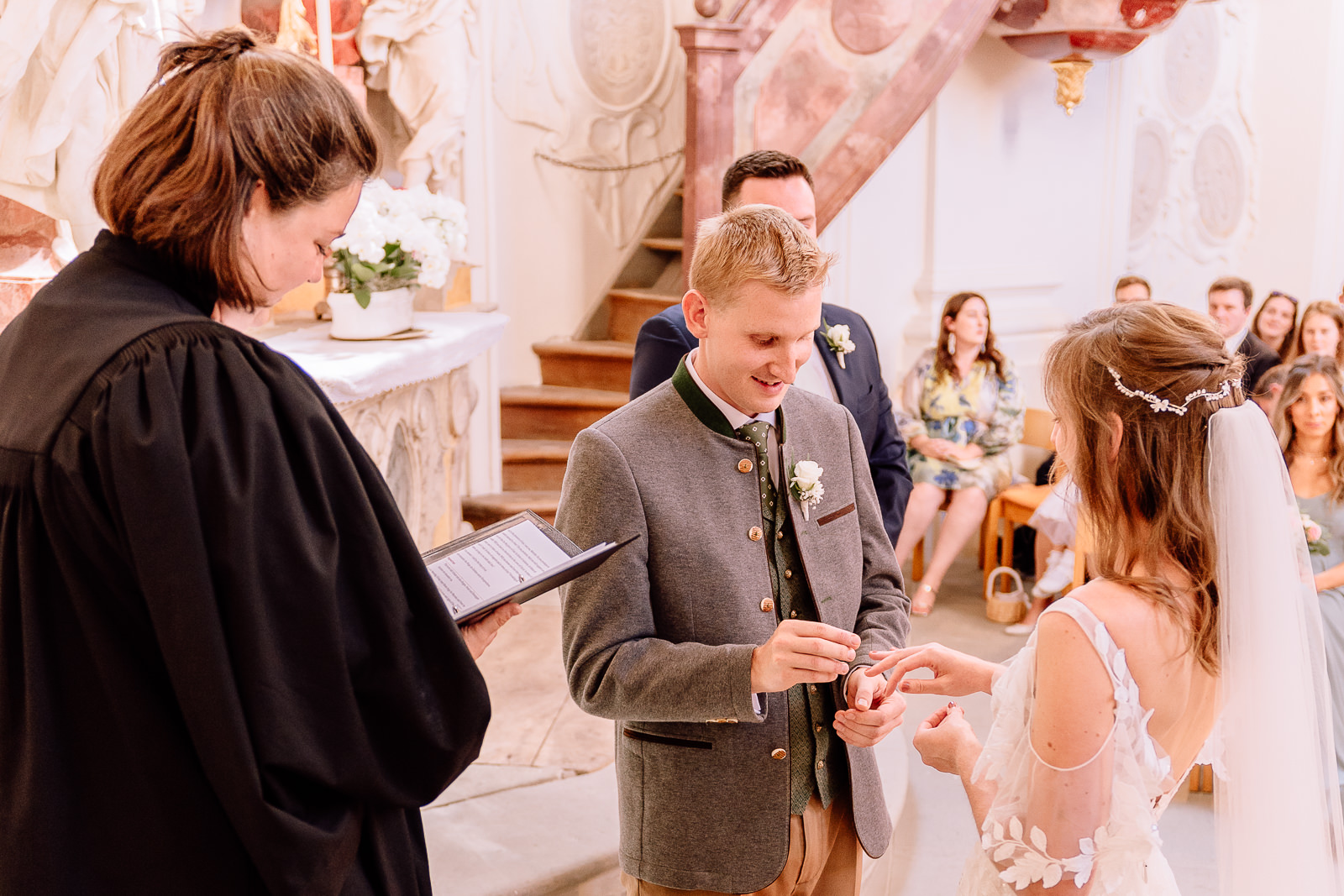 Hochzeit, Brautpaar, kirchliche Trauung, Ringtausch
